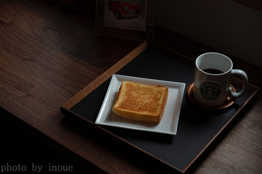 今朝の静かな朝食.jpg